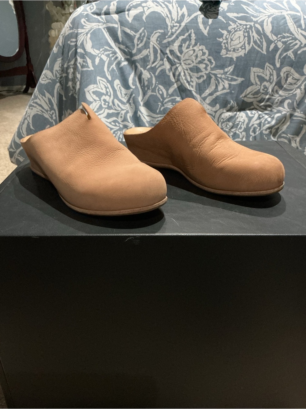 Kork-Ease size 9 clogs, ver little wear